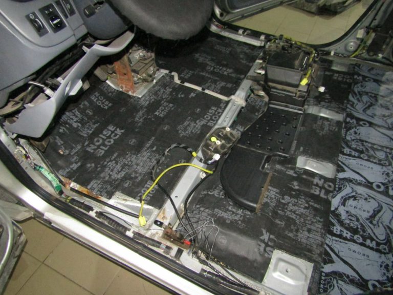 Шумоизоляция Toyota Sienna Stop Shum
