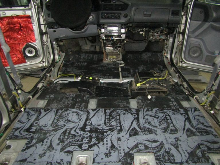 Шумоизоляция Toyota Sienna Stop Shum
