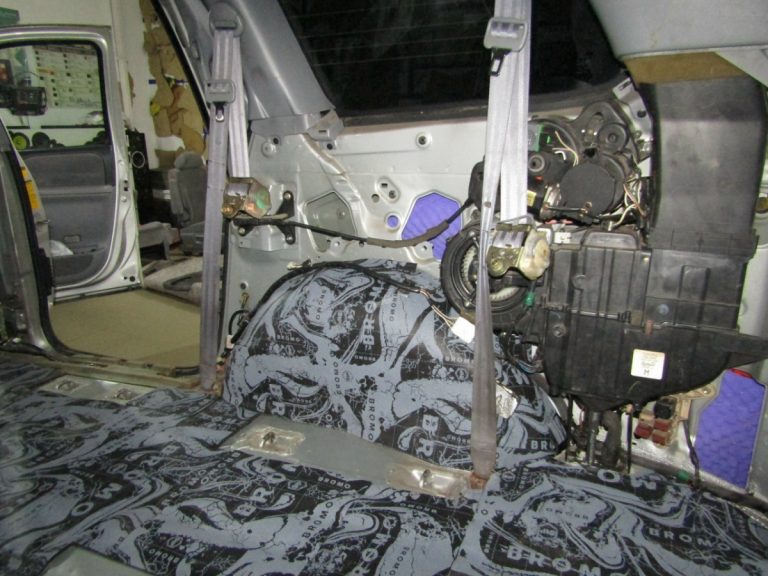 Шумоизоляция Toyota Sienna Stop Shum