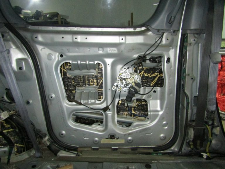 Шумоизоляция Toyota Sienna Stop Shum