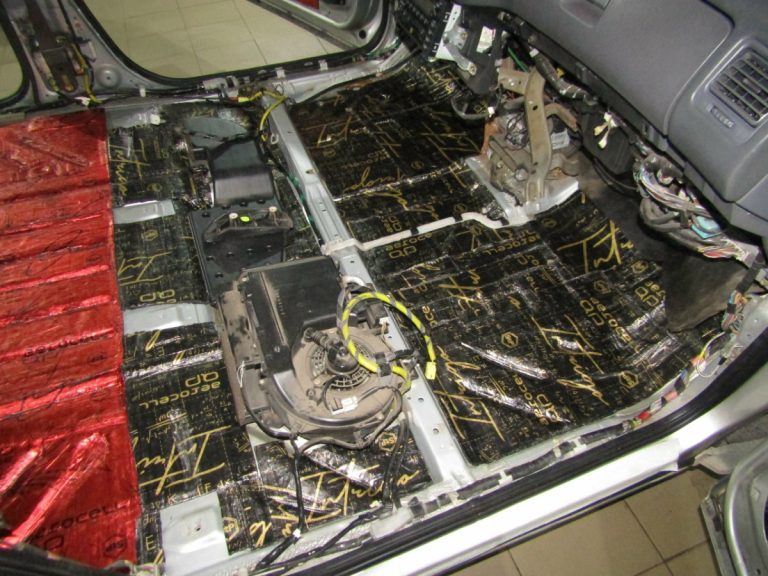 Шумоизоляция Toyota Sienna Stop Shum