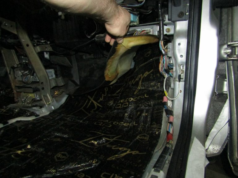 Шумоизоляция Toyota Sienna Stop Shum