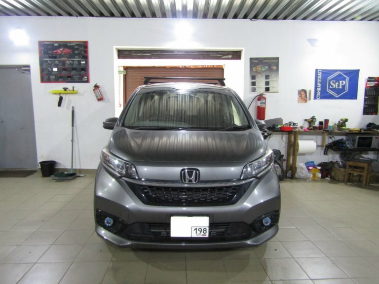 Шумоизоляция Honda Freed Stop Shum