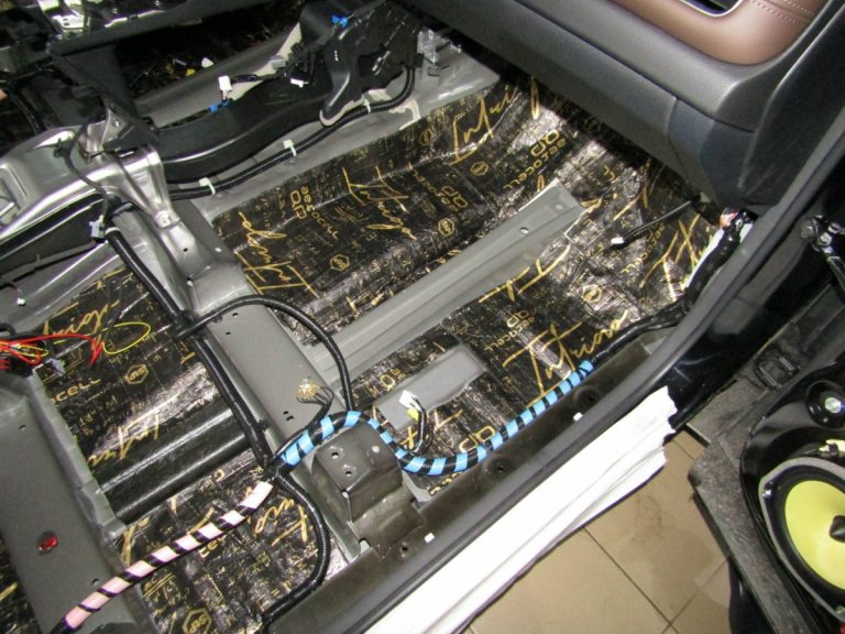 Шумоизоляция Honda UR-V Stop Shum