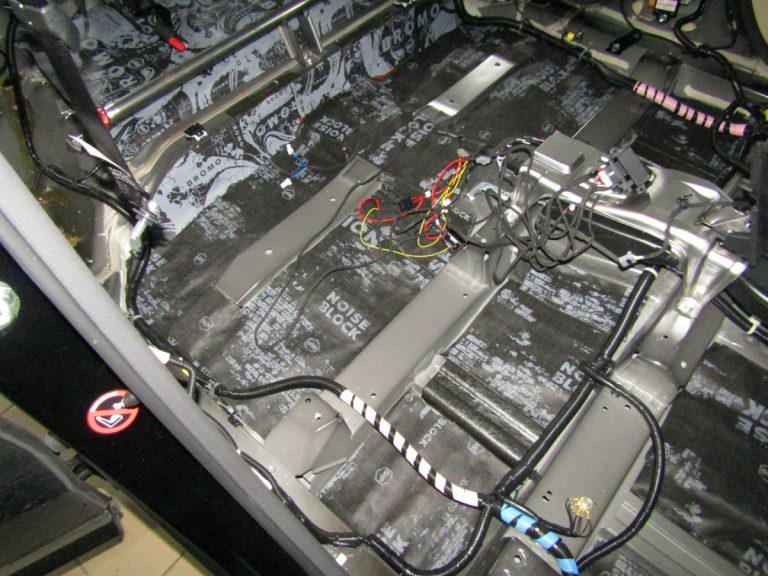 Шумоизоляция Honda UR-V Stop Shum