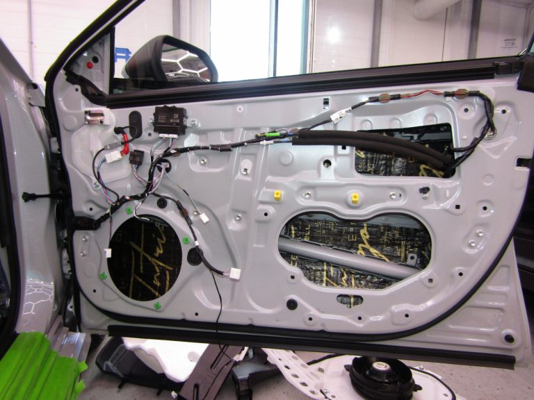 Шумоизоляция Toyota Camry XV 80 Stop Shum