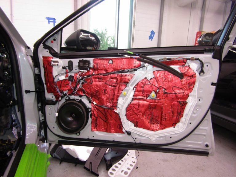 Шумоизоляция Toyota Camry XV 80 Stop Shum