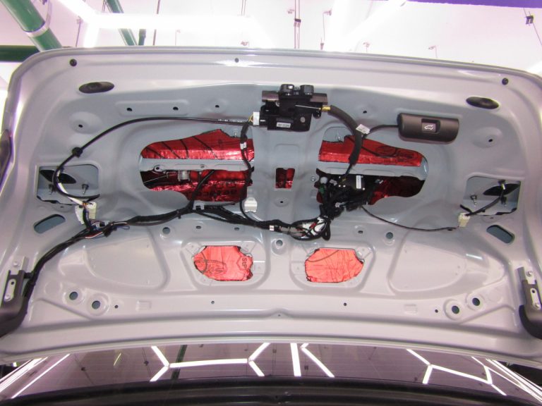 Шумоизоляция Toyota Camry XV 80 Stop Shum