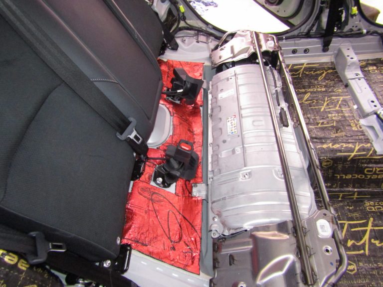 Шумоизоляция Toyota Camry XV 80 Stop Shum