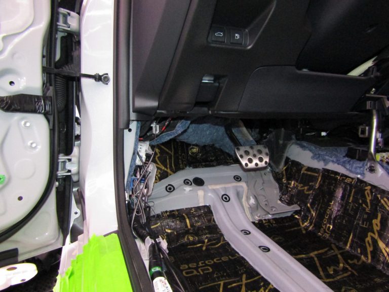 Шумоизоляция Toyota Camry XV 80 Stop Shum