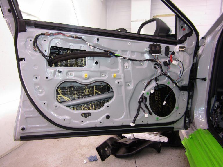 Шумоизоляция Toyota Camry XV 80 Stop Shum