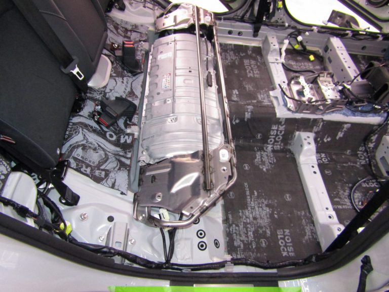 Шумоизоляция Toyota Camry XV 80 Stop Shum