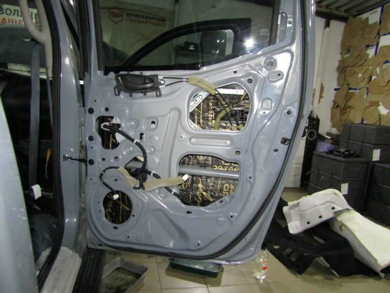 Шумоизоляция Nissan Navara D27 Stop Shum