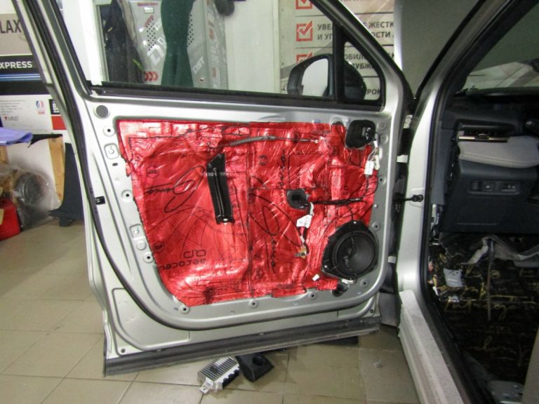 Шумоизоляция Lynk&Co 06 Stop Shum