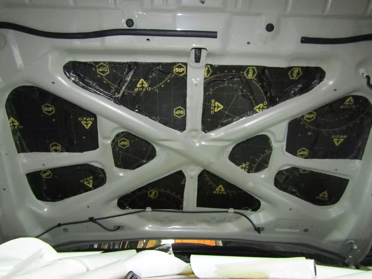 Шумоизоляция Mitsubishi Pajero 4 StopShum