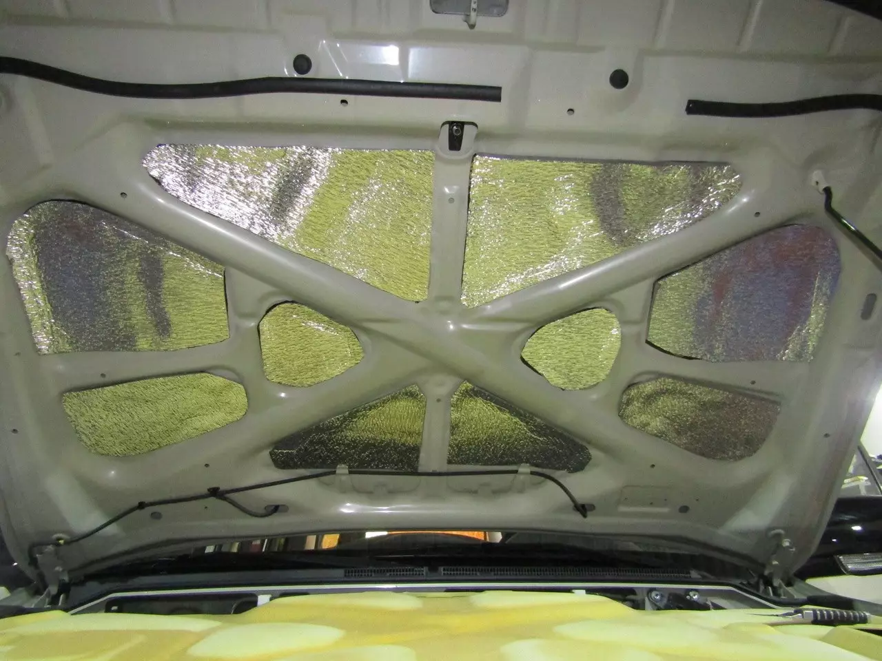 Шумоизоляция Mitsubishi Pajero 4 StopShum