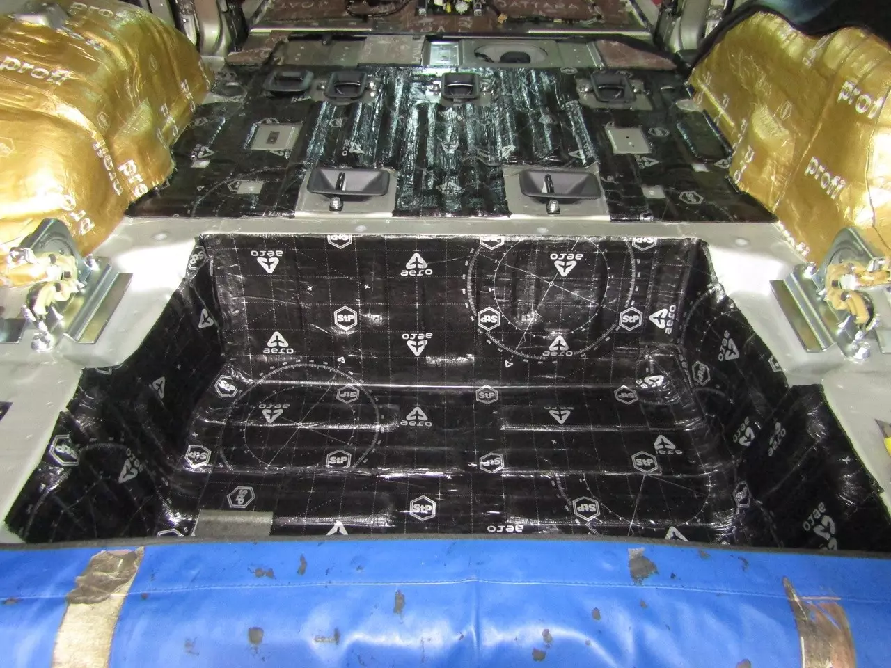 Шумоизоляция Mitsubishi Pajero 4 StopShum