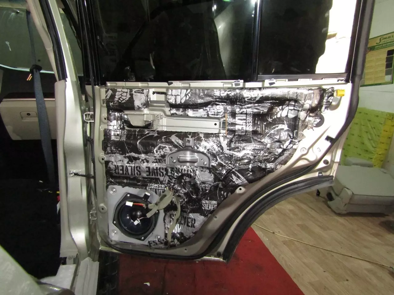 Шумоизоляция Mitsubishi Pajero 4 StopShum