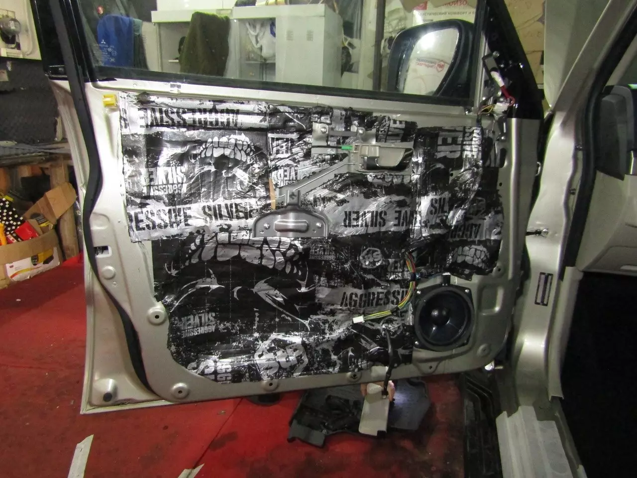 Шумоизоляция Mitsubishi Pajero 4 StopShum