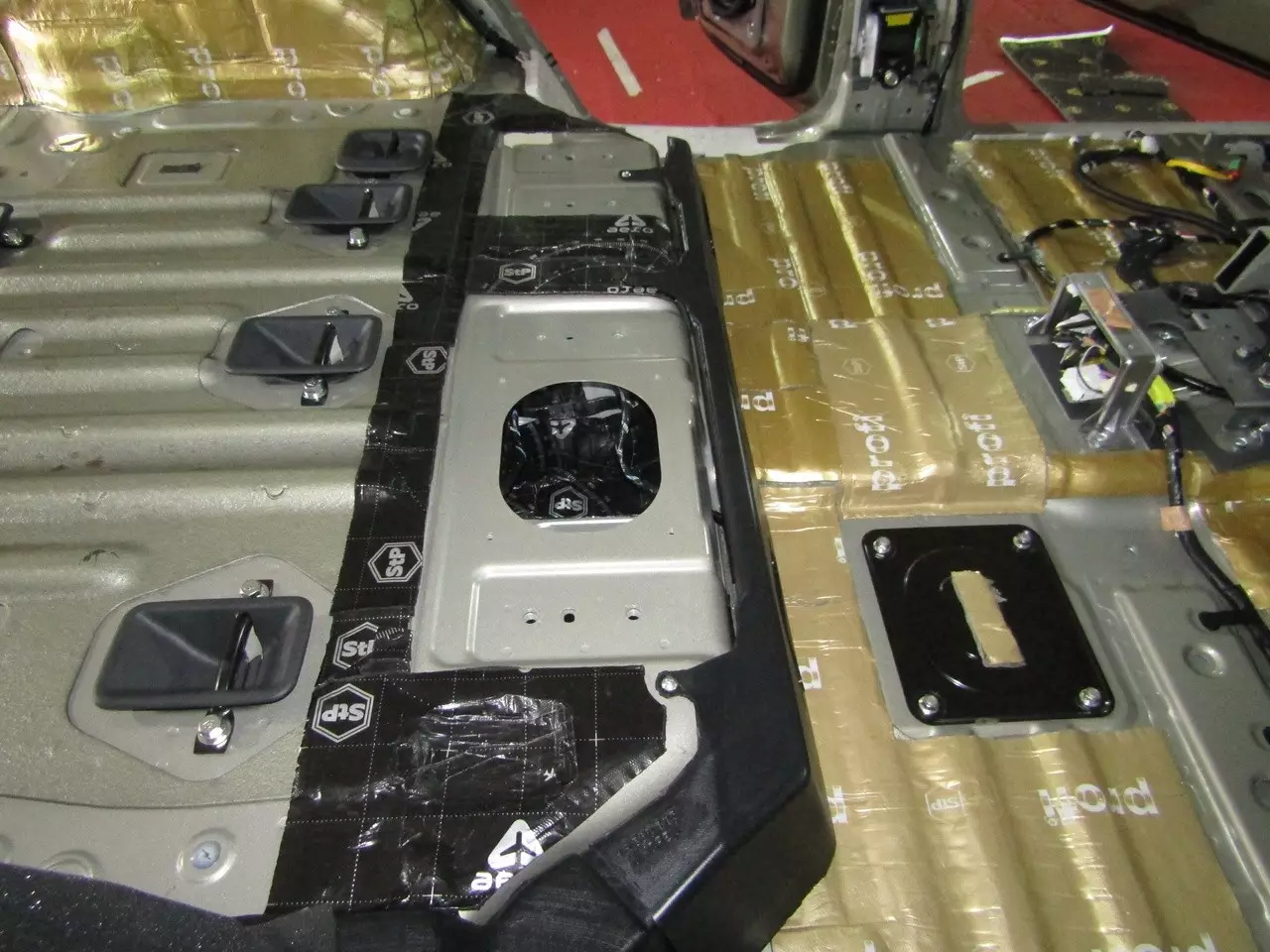 Шумоизоляция Mitsubishi Pajero 4 StopShum