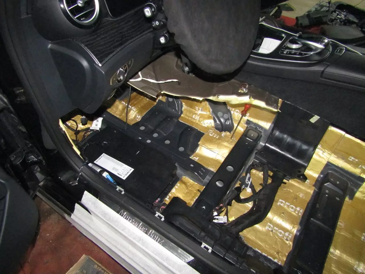 Шумоизоляция Mercedes Benz W213 StopShum
