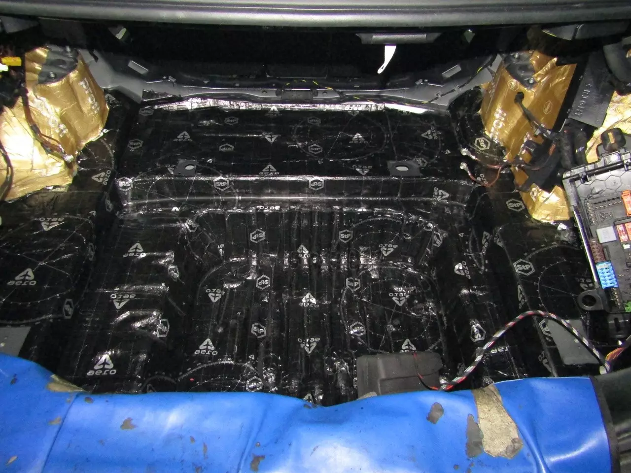 Шумоизоляция Mercedes Benz W213 StopShum