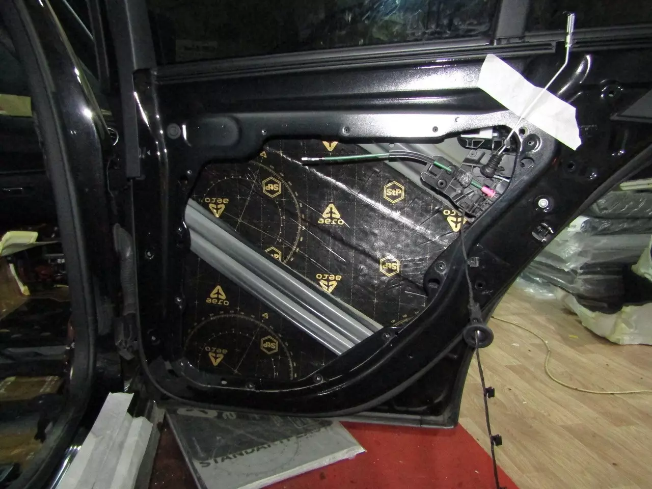 Шумоизоляция Mercedes Benz W213 StopShum