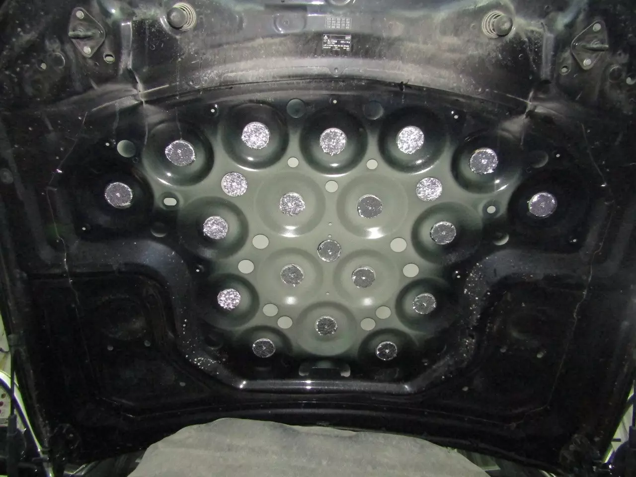 Шумоизоляция Mercedes Benz W213 StopShum