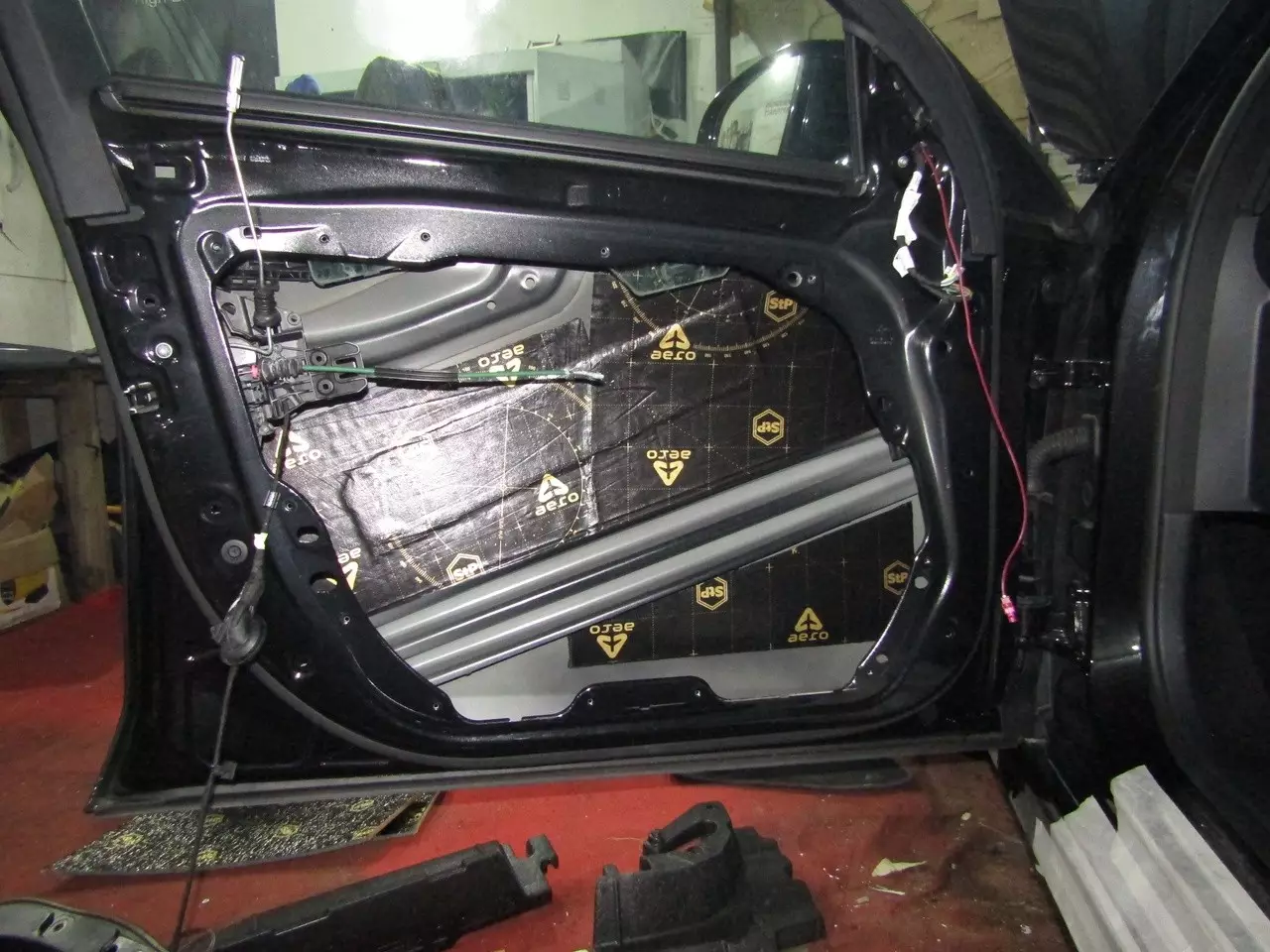 Шумоизоляция Mercedes Benz W213 StopShum