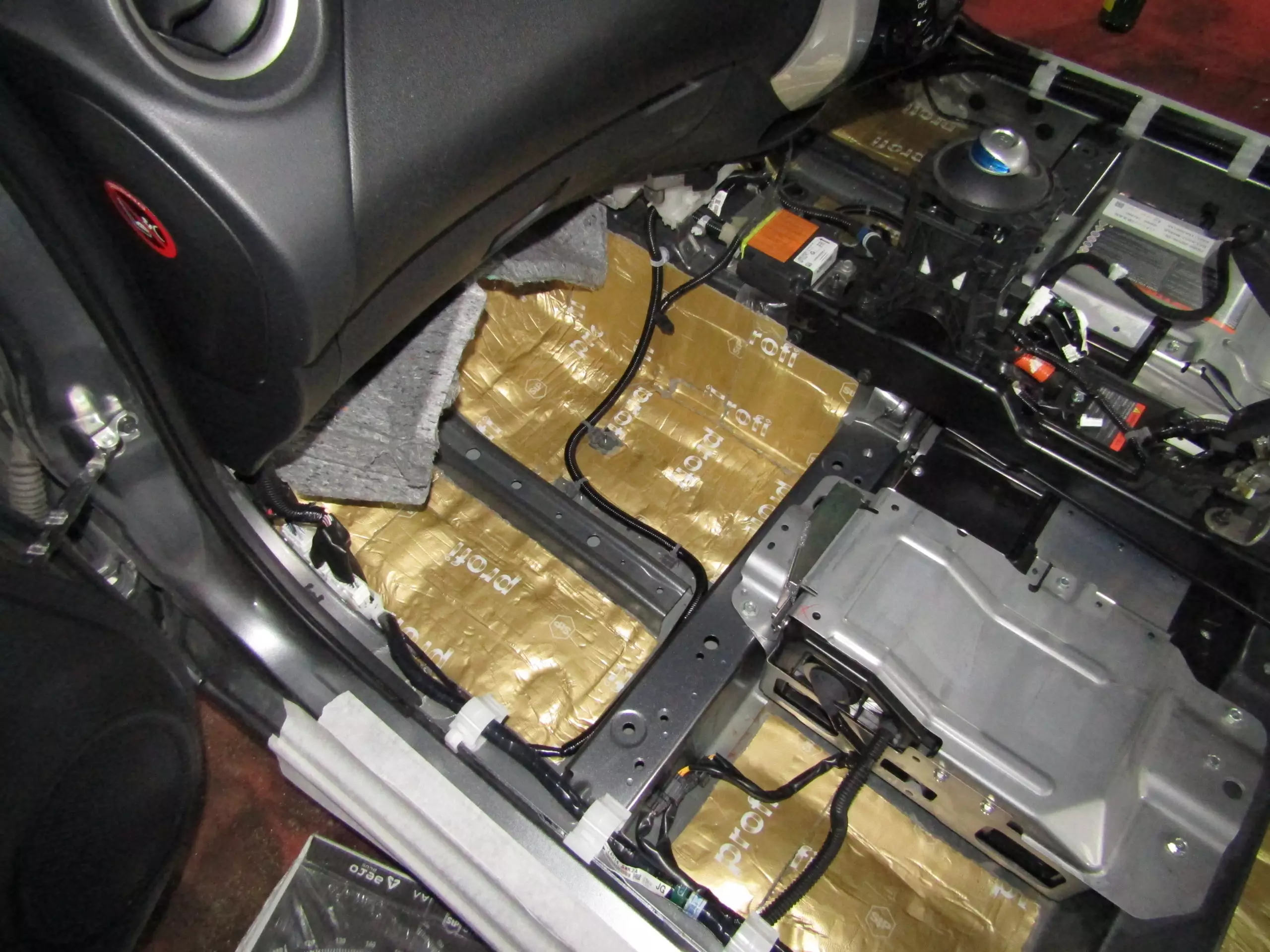Шумоизоляция nissan note Stopshum