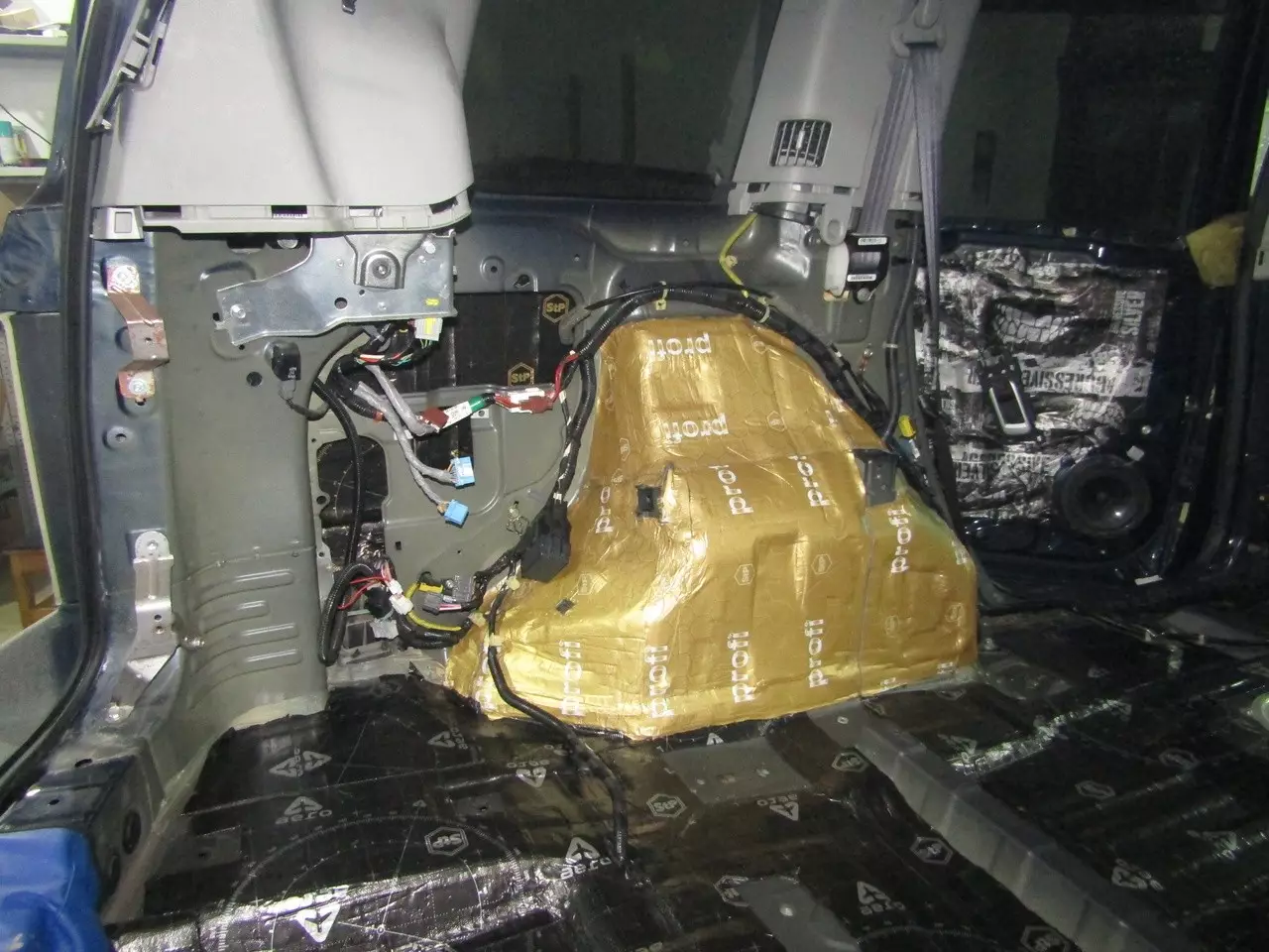 Шумоизоляция Honda Pilot Stop Shum