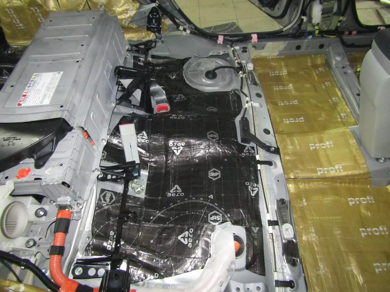 Шумоизоляция Toyota Prius Xw30 Stop Shum