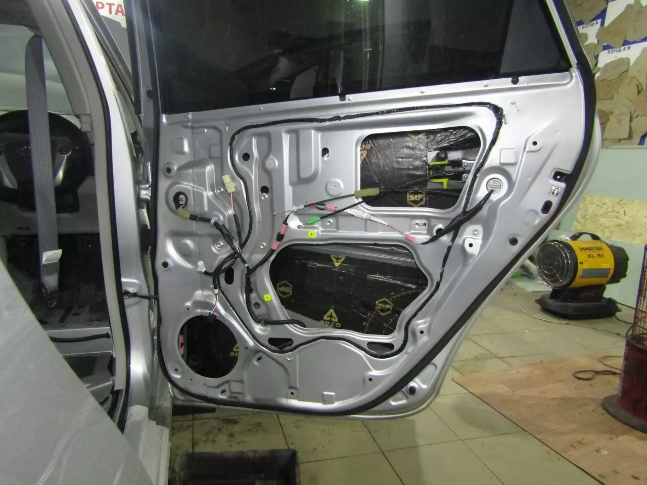 Шумоизоляция Toyota Prius Xw30 Stop Shum