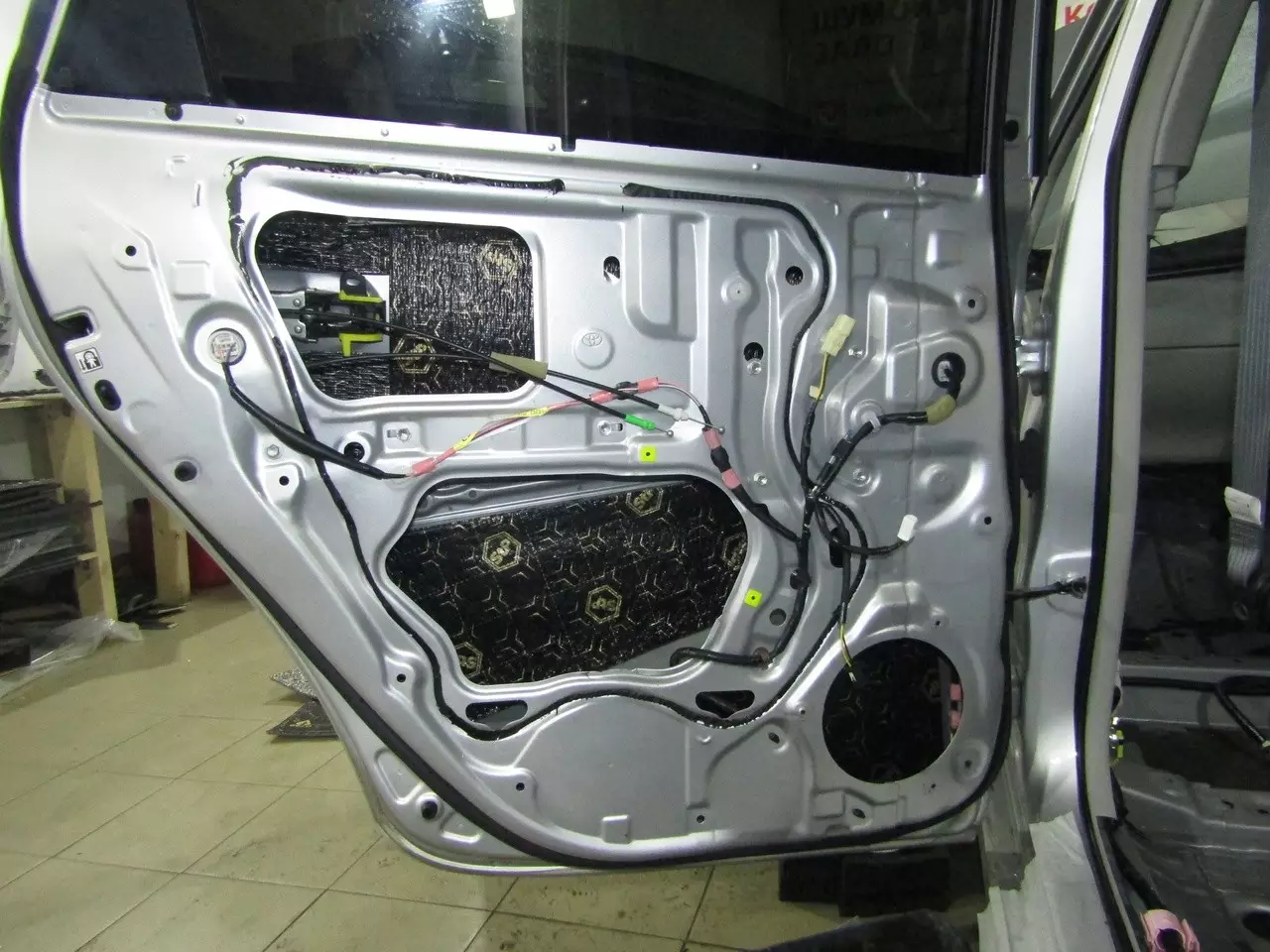 Шумоизоляция Toyota Prius Xw30 Stop Shum
