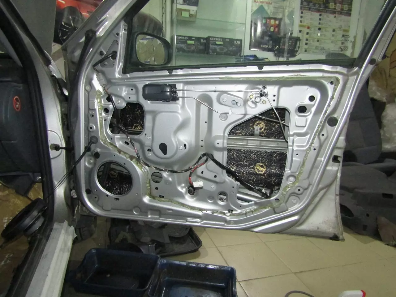 Шумоизоляция Nissan Almera N16 Stop Shum