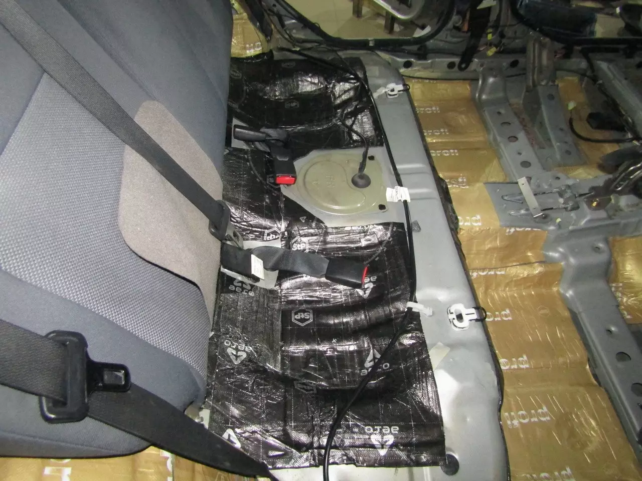 Шумоизоляция Nissan Almera N16 Stop Shum
