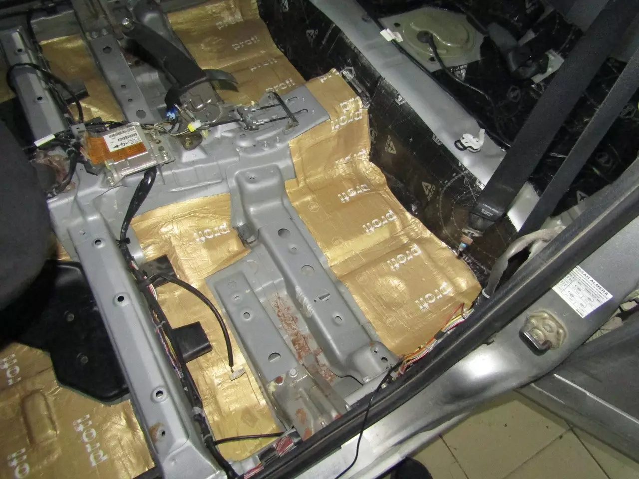 Шумоизоляция Nissan Almera N16 Stop Shum