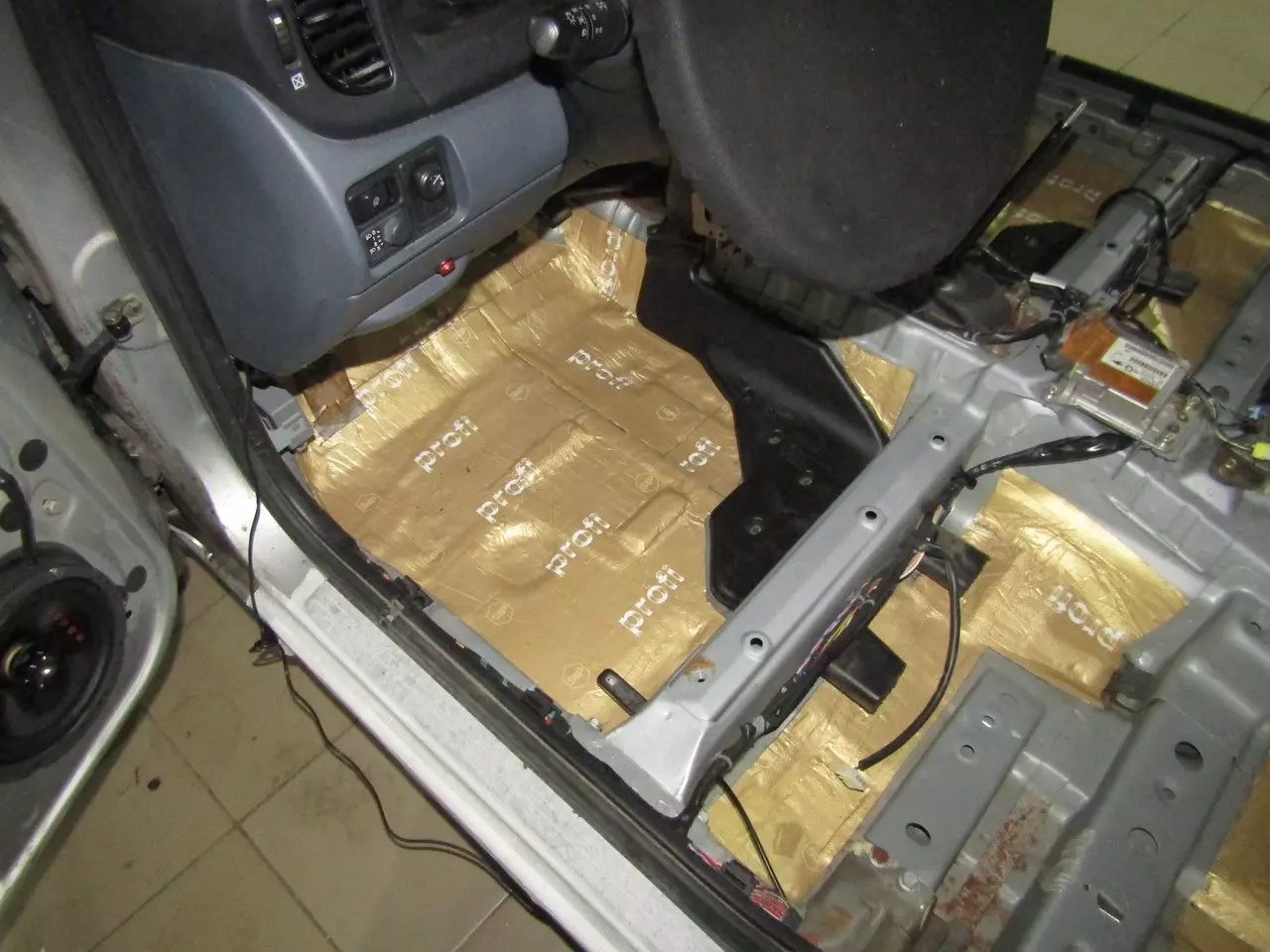 Шумоизоляция Nissan Almera N16 Stop Shum