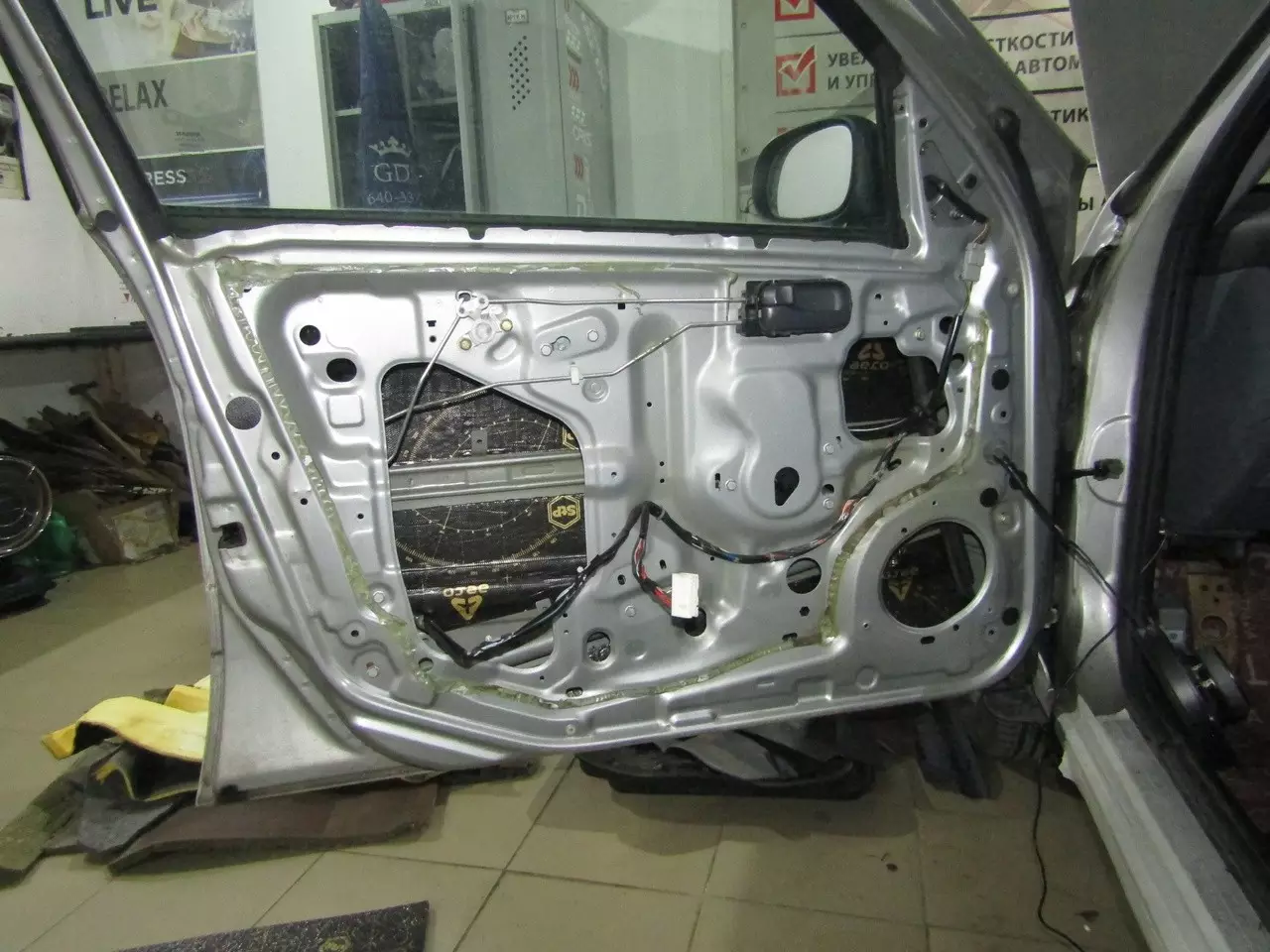 Шумоизоляция Nissan Almera N16 Stop Shum