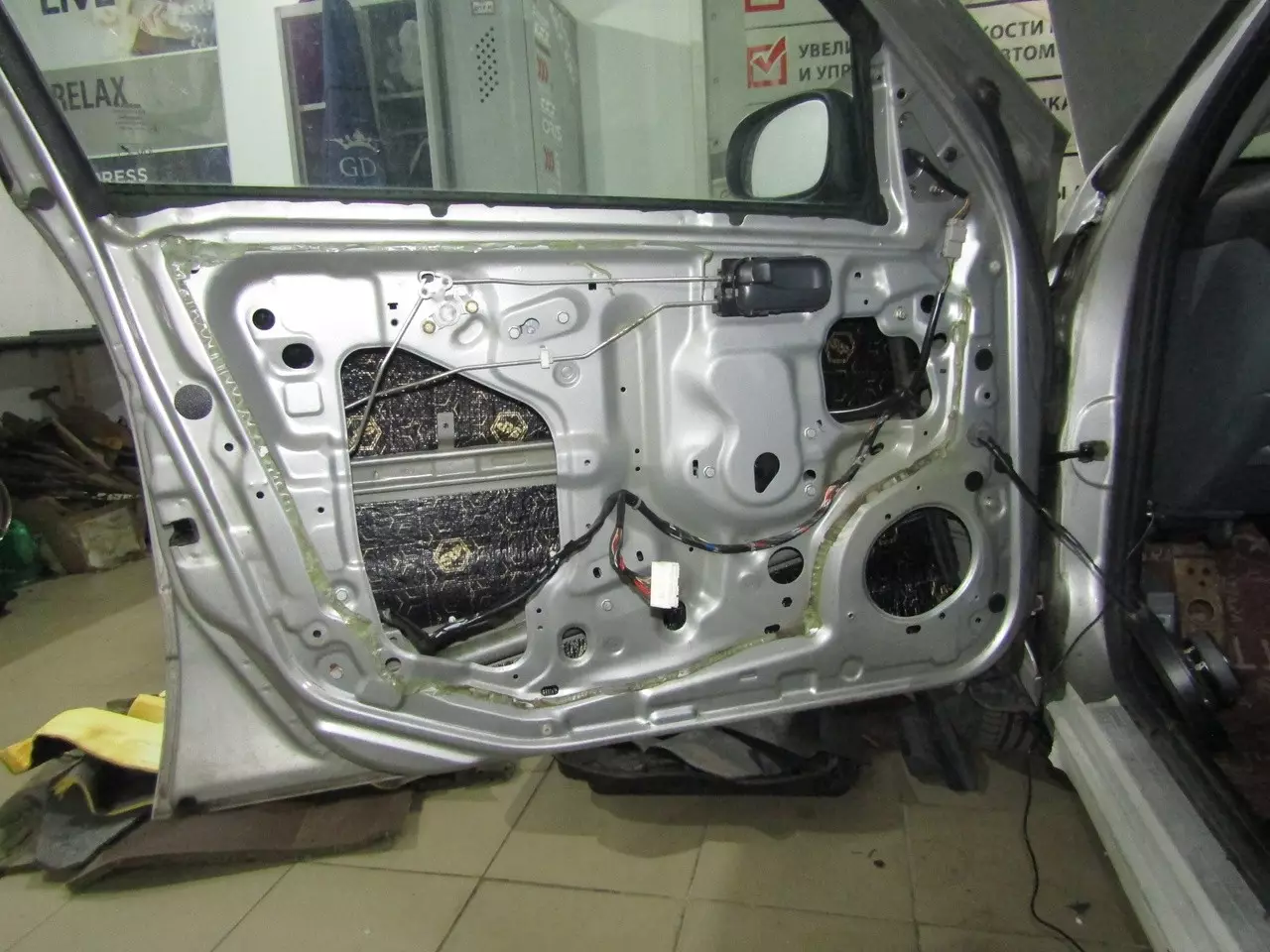 Шумоизоляция Nissan Almera N16 Stop Shum