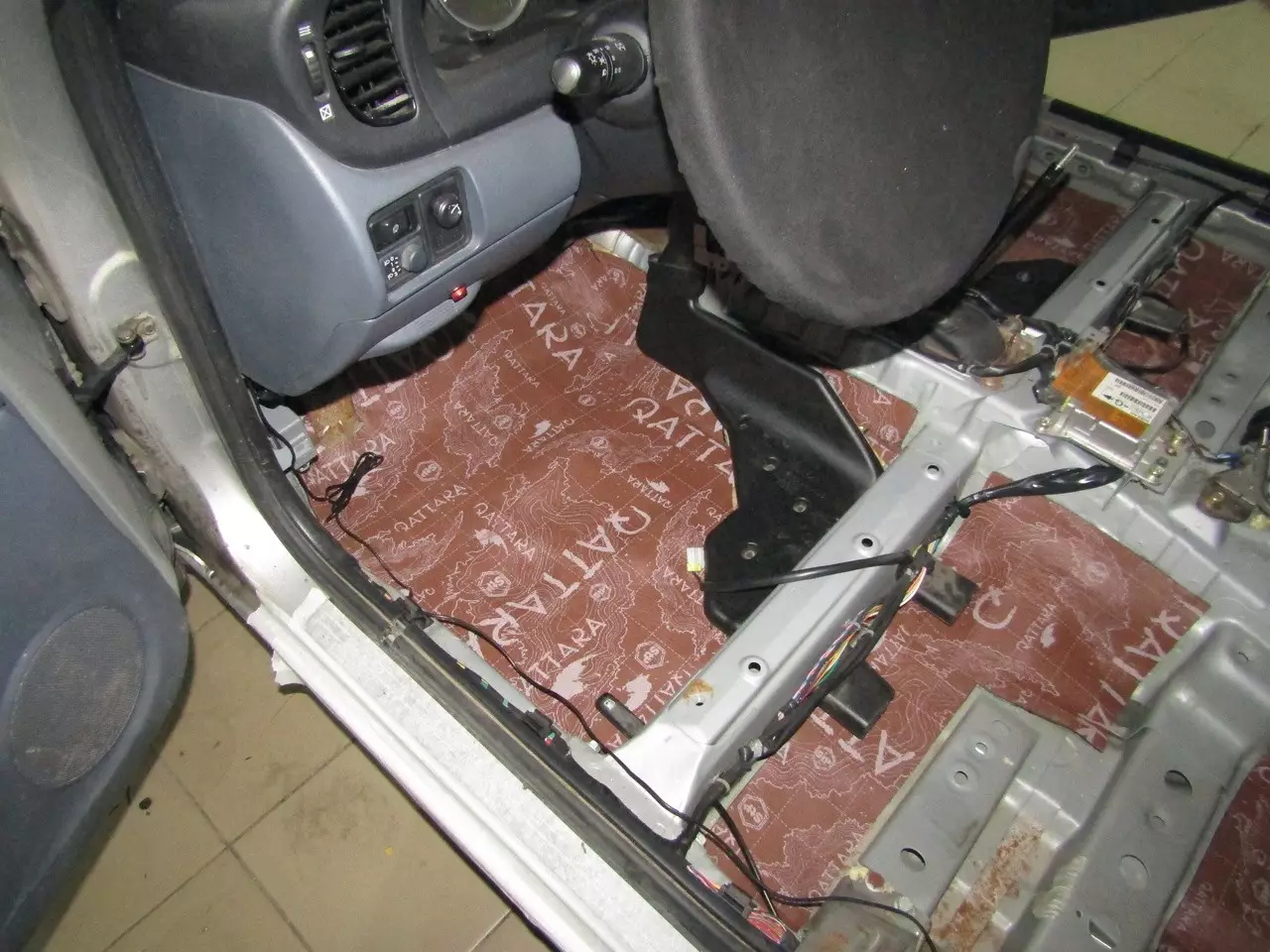 Шумоизоляция Nissan Almera N16 Stop Shum