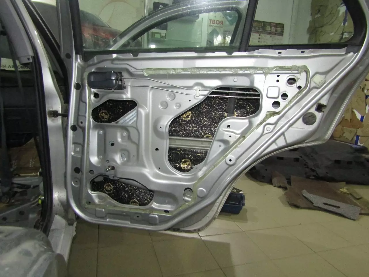 Шумоизоляция Nissan Almera N16 Stop Shum