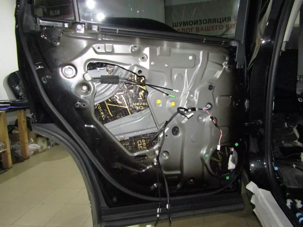 Шумоизоляция Toyota Highlander 4 Stop Shum