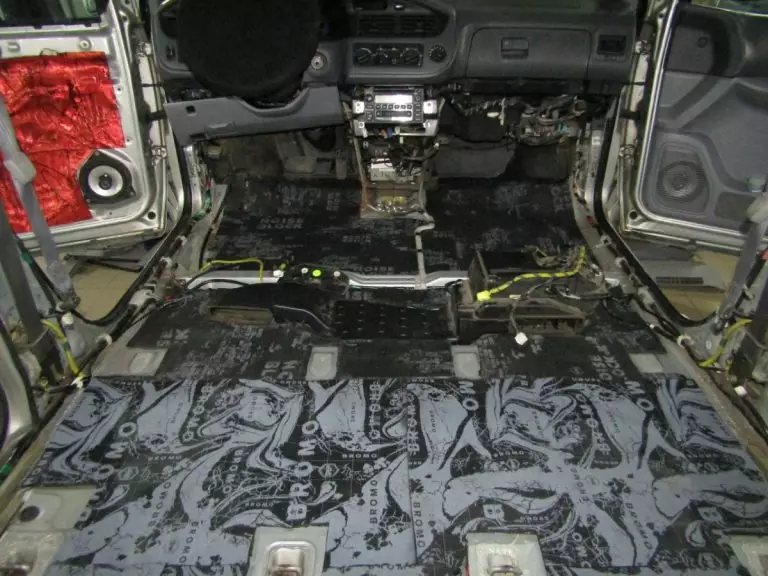 Шумоизоляция Toyota Sienna Stop Shum