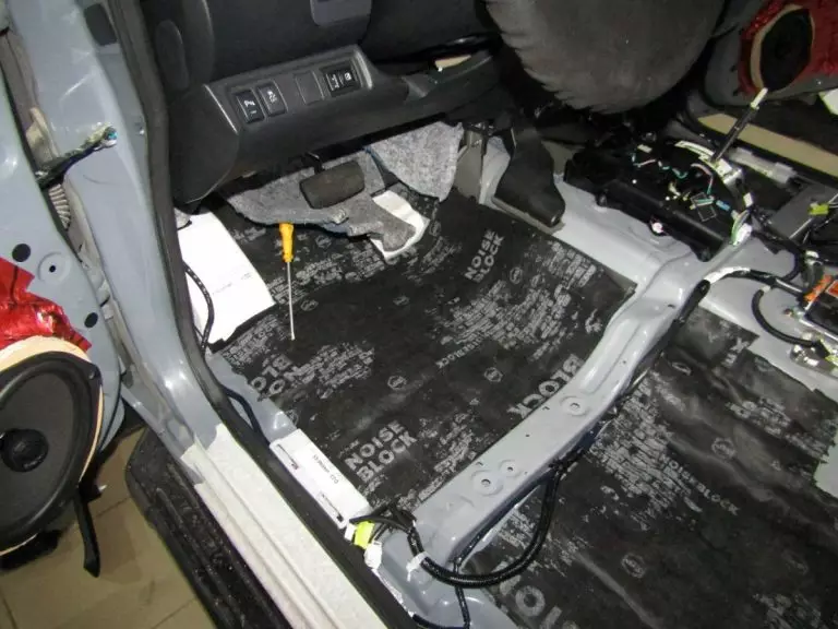 Шумоизоляция Nissan Navara D27 Stop Shum
